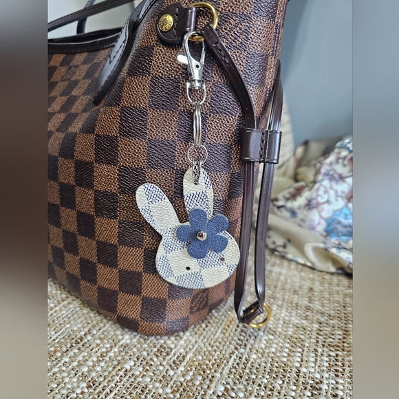 Repurposed/Upcycled keychain/bag charm - Picture 5 of 9